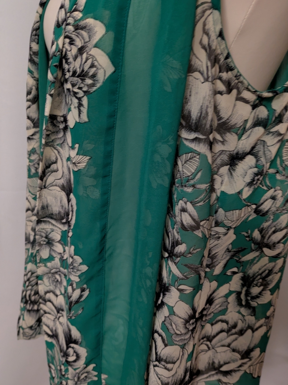 Susan Graver Teal and Cream Floral Scarf Blouse Sleeveless - Picture 5 of 9